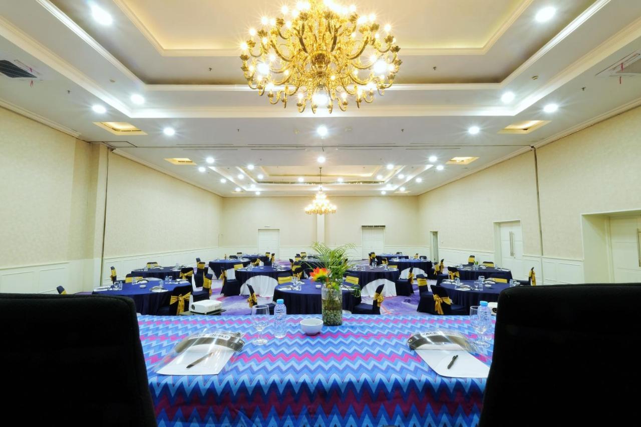 Aryaduta Makassar Extérieur photo