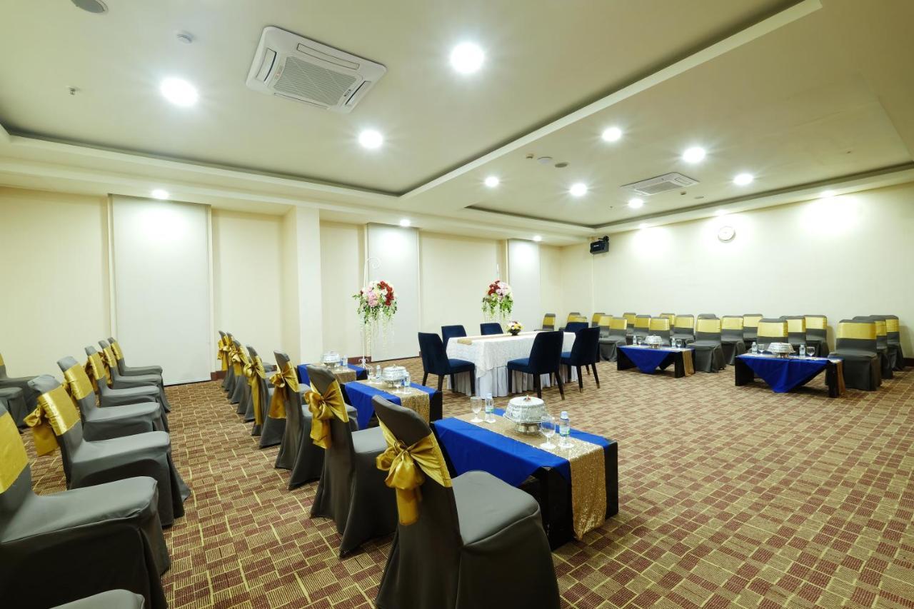 Aryaduta Makassar Extérieur photo