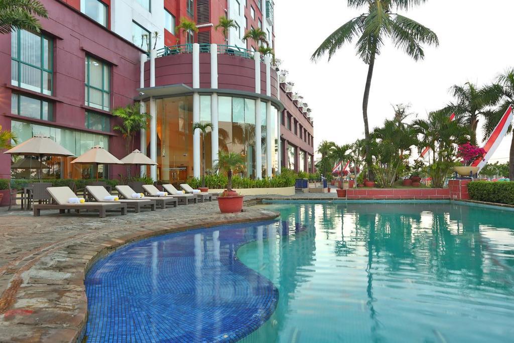 Aryaduta Makassar Extérieur photo