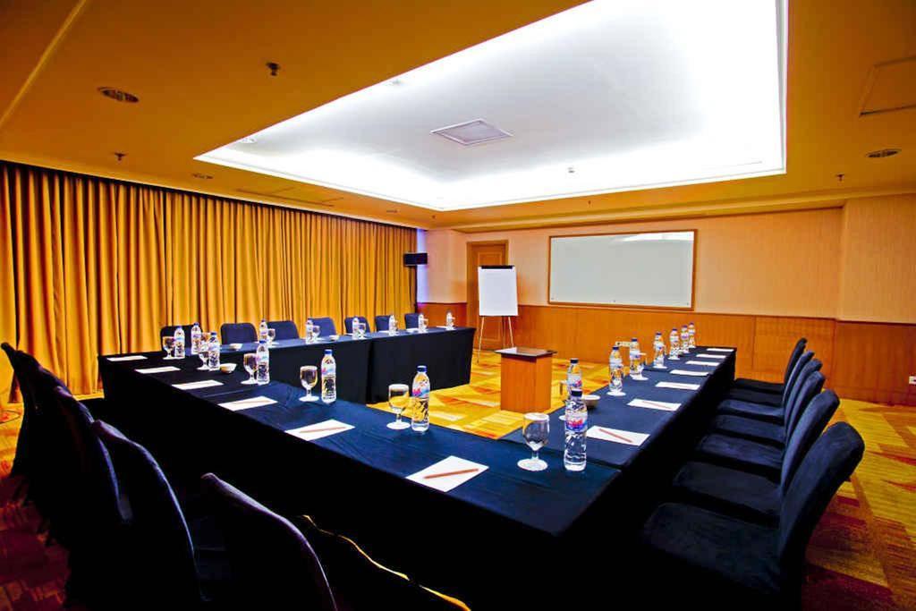 Aryaduta Makassar Extérieur photo